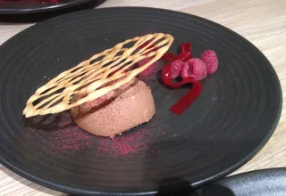 Chocolate mousse with raspberries